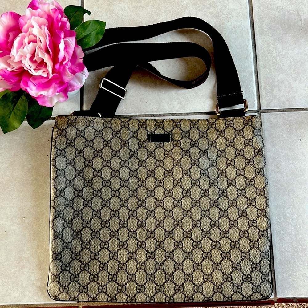 AUTHENTIC GUCCI GG SUPREME LARGE MESSENGER BAG BROWN COLOR - Picture 3 of 12